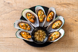 Vermouth-steamed clams