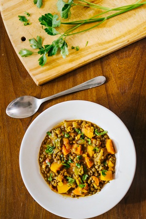 Xacuti lentils (lentils prepared with the Goan xacuti spice mix)