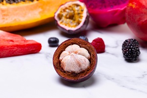 Xanthone-rich mangosteen (highlighting the health benefits of mangosteen fruit)