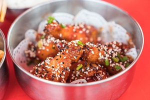 Yakitori donburi (Japanese rice bowl)